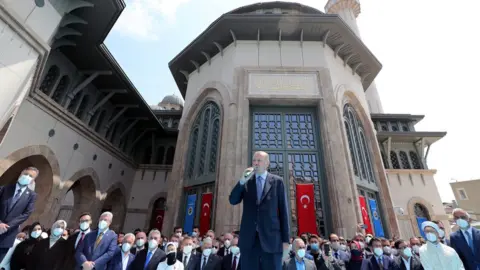 Reuters Erdogan addressing crowds at the inauguration