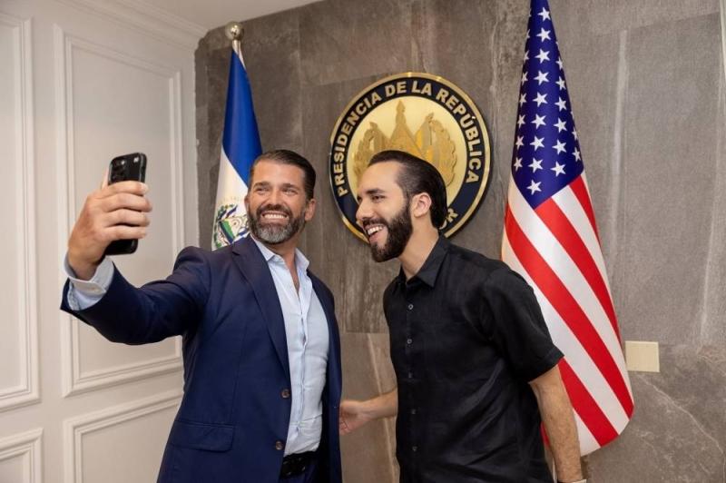 A person taking a selfie with another person

AI-generated content may be incorrect.