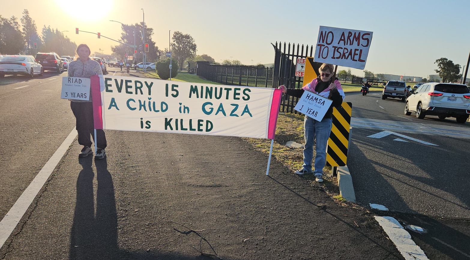 A person holding a sign

AI-generated content may be incorrect.
