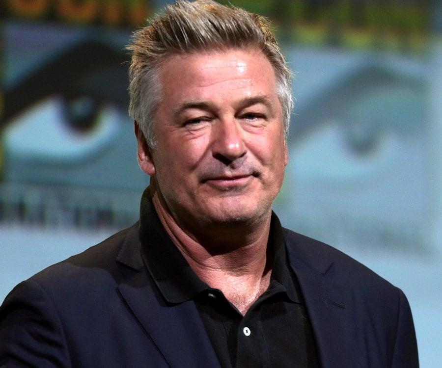 A person in a black shirt

Description automatically generated
