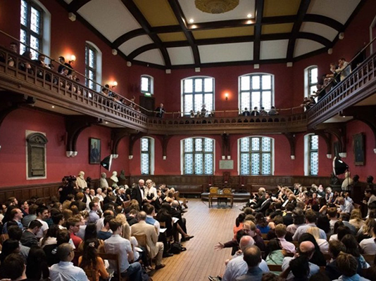 Oxford Students Vote to Hold Weapons Industry Responsible For War Crimes