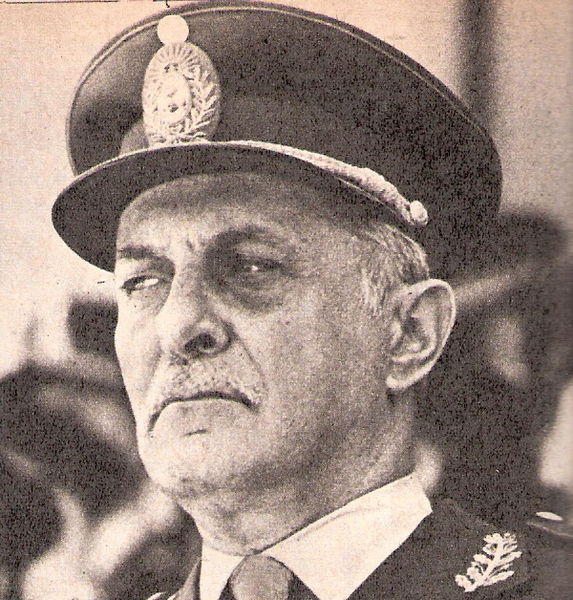 A person in a uniform
AI-generated content may be incorrect.