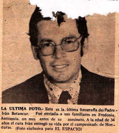 A person wearing glasses and a suit
AI-generated content may be incorrect.