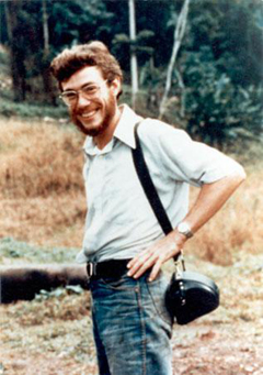A person with a beard and glasses

AI-generated content may be incorrect.