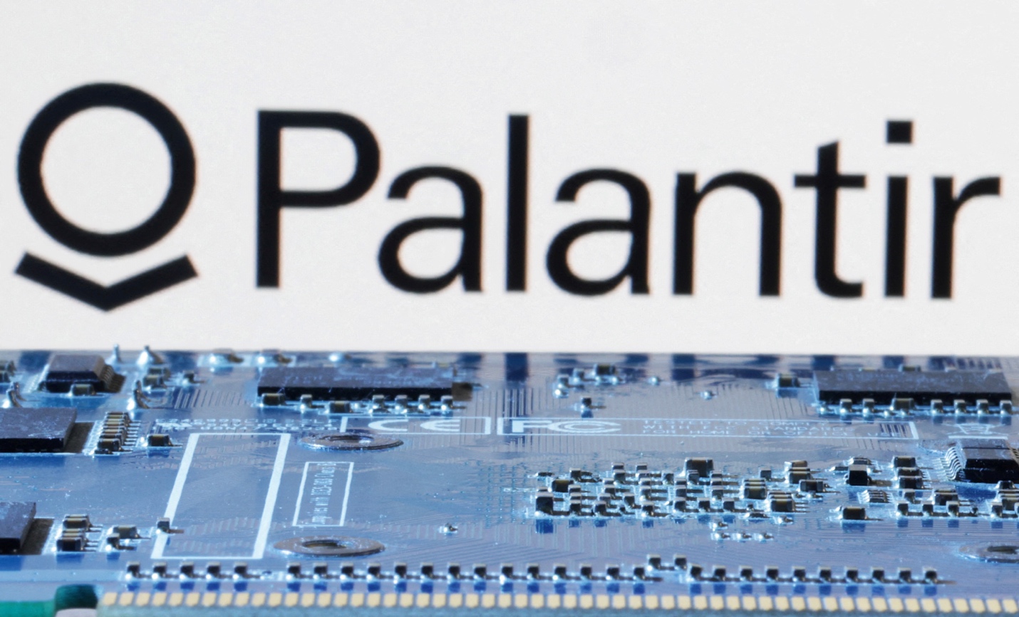 Close-up of a computer chip

AI-generated content may be incorrect.