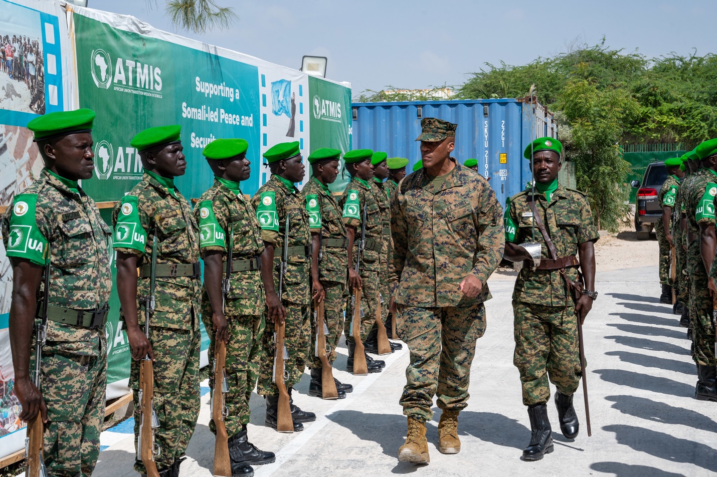A group of men in military uniforms
AI-generated content may be incorrect.