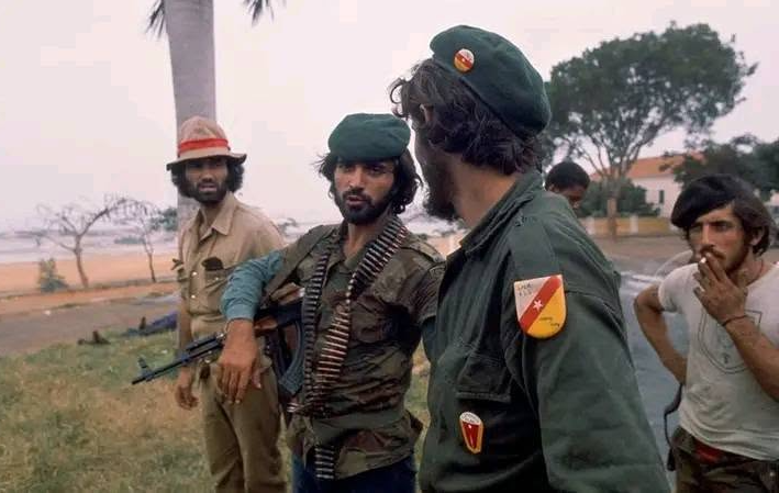 A group of men in military uniforms

AI-generated content may be incorrect.