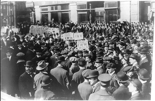 A group of people in a crowd
AI-generated content may be incorrect.