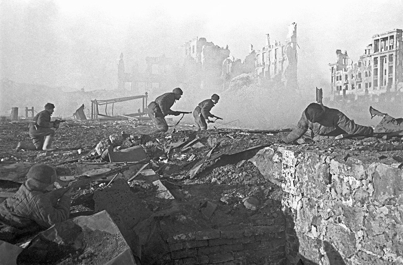 A group of soldiers in a destroyed area

AI-generated content may be incorrect.