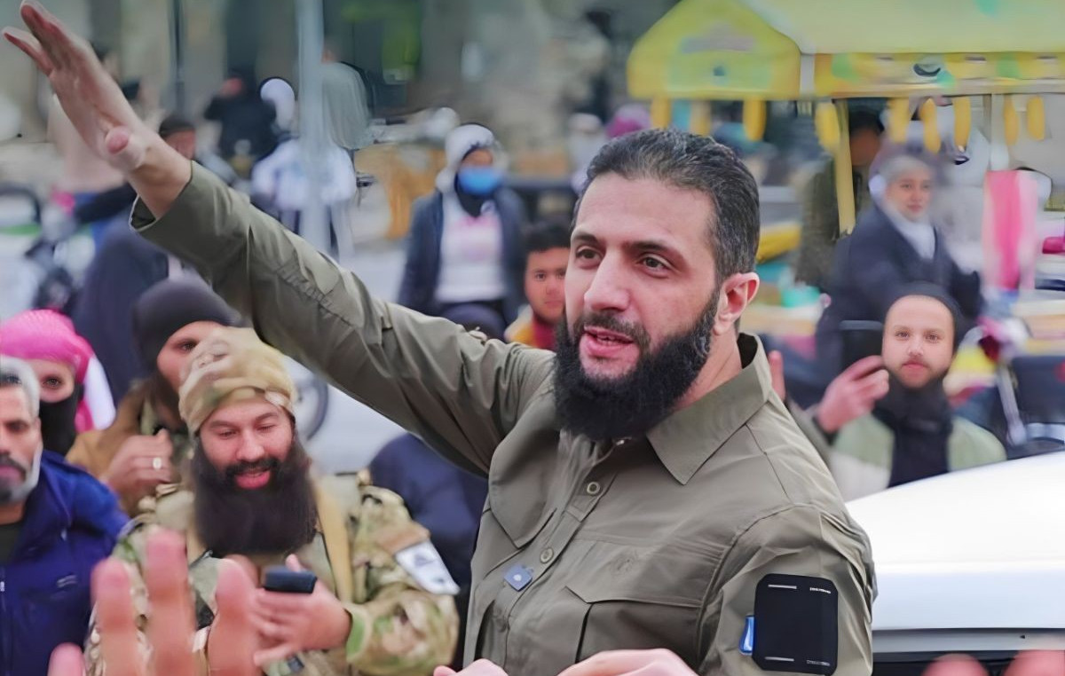 A person with a beard raising his hand

AI-generated content may be incorrect.