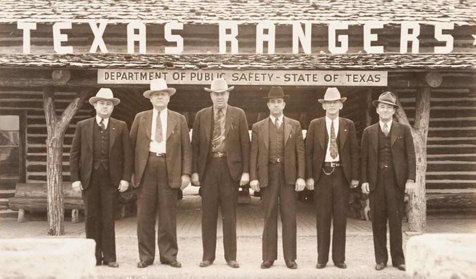 A group of men in suits

AI-generated content may be incorrect.