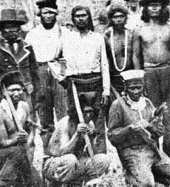 A group of men in traditional attire

AI-generated content may be incorrect.