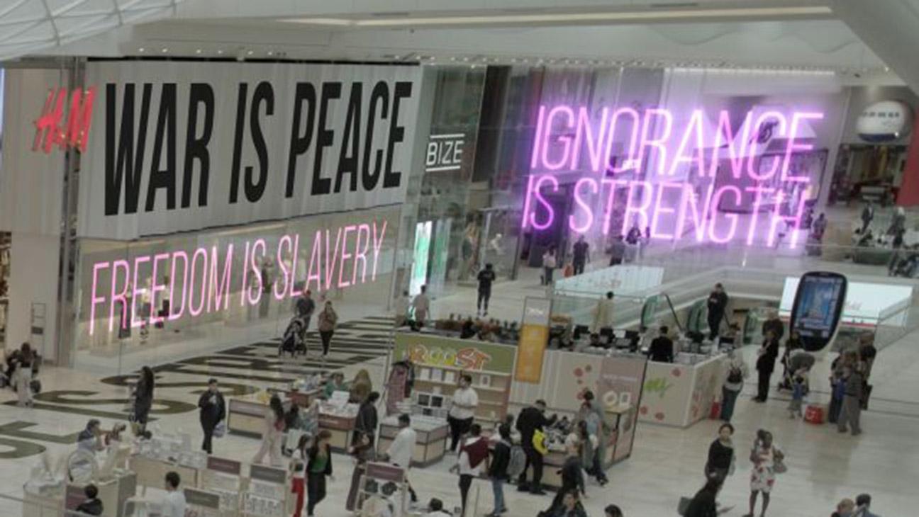 A group of people in a mall
AI-generated content may be incorrect.