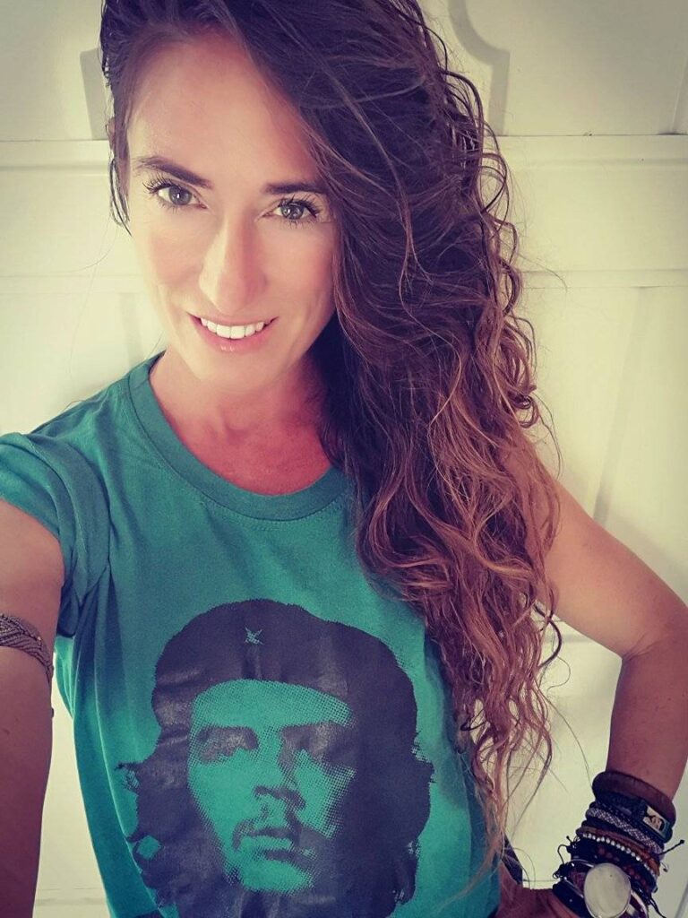 A person taking a selfie
AI-generated content may be incorrect.