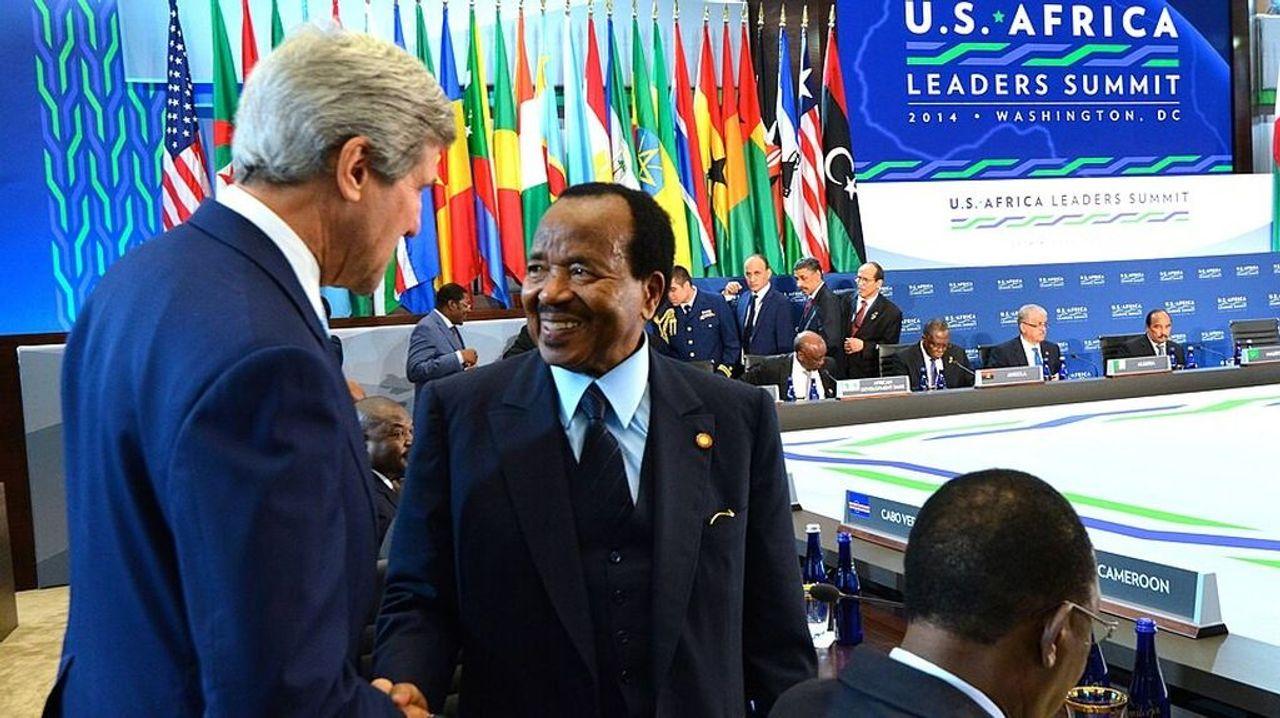 A group of men shaking hands

AI-generated content may be incorrect.