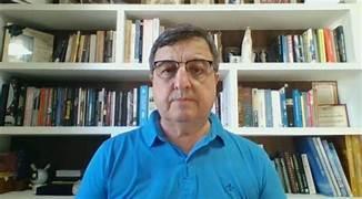 A person in a blue shirt

AI-generated content may be incorrect.