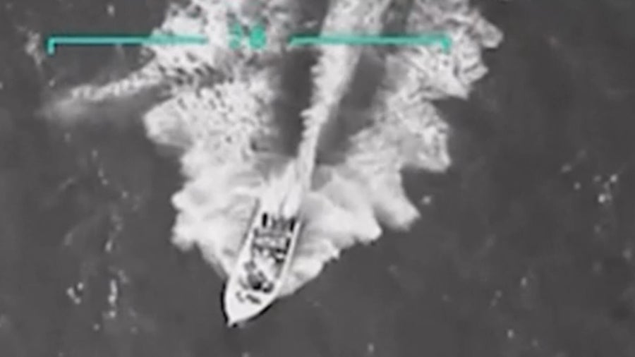 A boat in the water
AI-generated content may be incorrect.