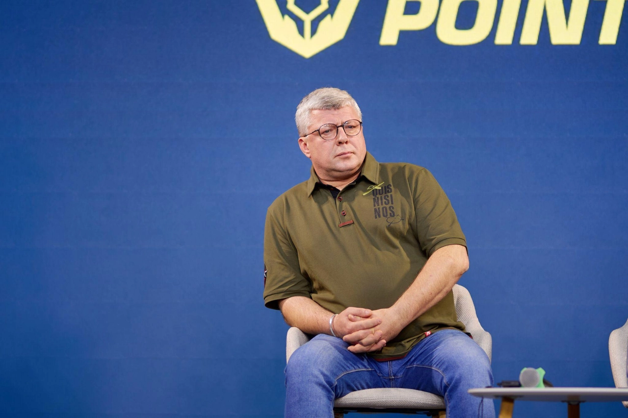 A person sitting in a chair

AI-generated content may be incorrect.