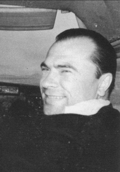 A person smiling in a car

AI-generated content may be incorrect.