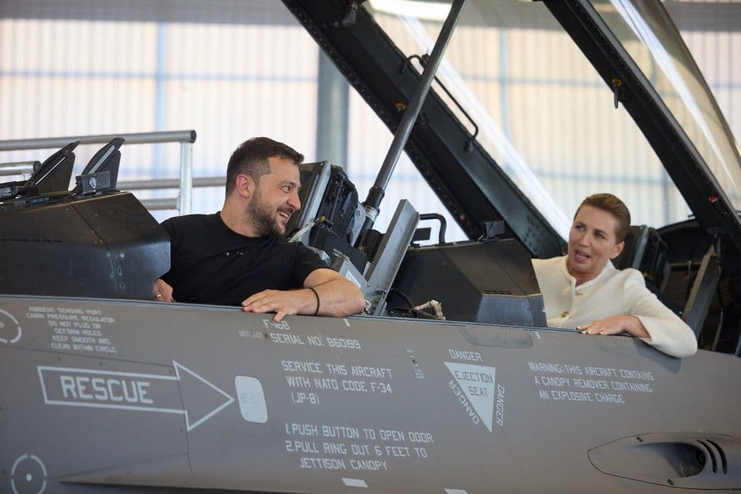 Danish Prime Minister: Ukraine to receive first batch of F-16s before New Year