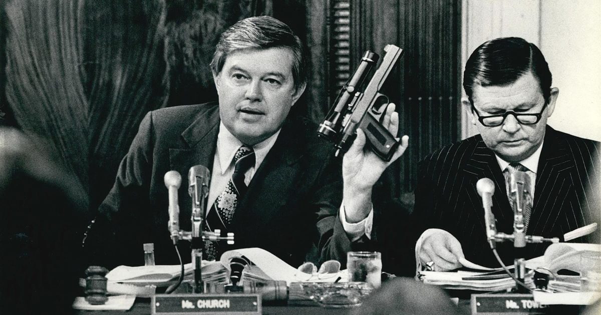 A person holding an object
AI-generated content may be incorrect.