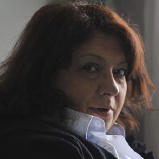 A close-up of a person
AI-generated content may be incorrect.