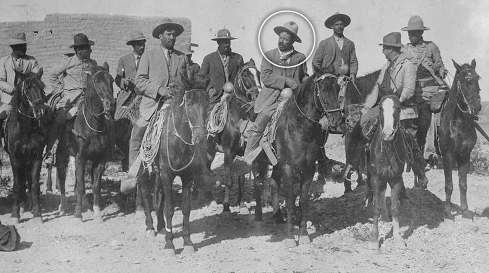 A group of men on horses

AI-generated content may be incorrect.