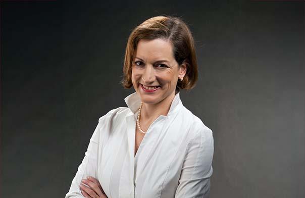  Anne Applebaum