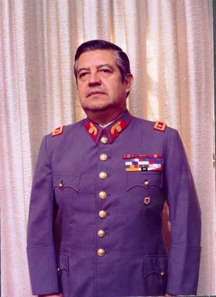 A person in a uniform

AI-generated content may be incorrect.