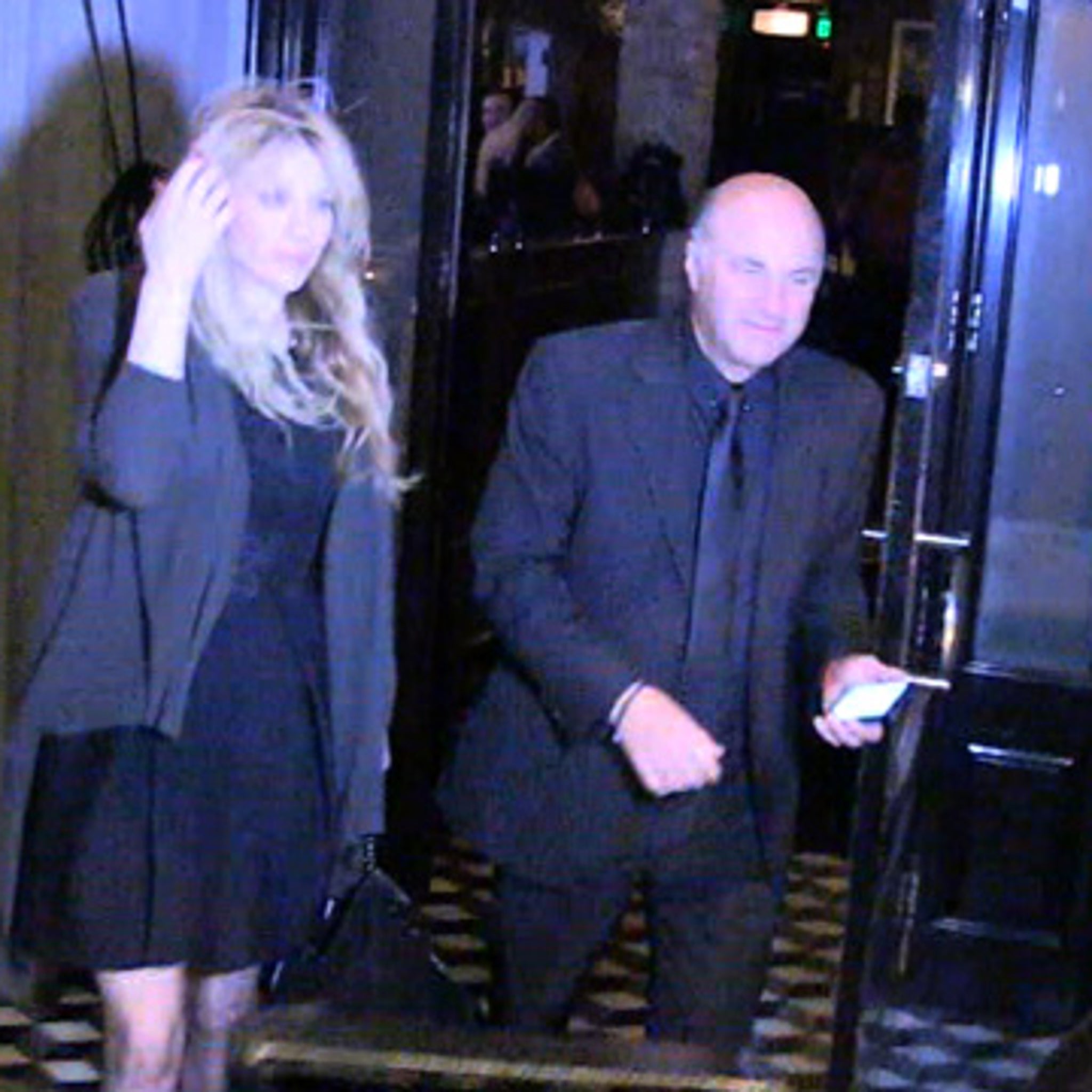 Courtney Love -- Hooks a Shark ... Date or a Deal with Kevin O'Leary?