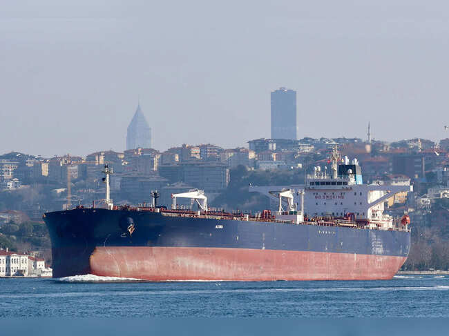 Russian crude oil tanker makes it way to Cuba