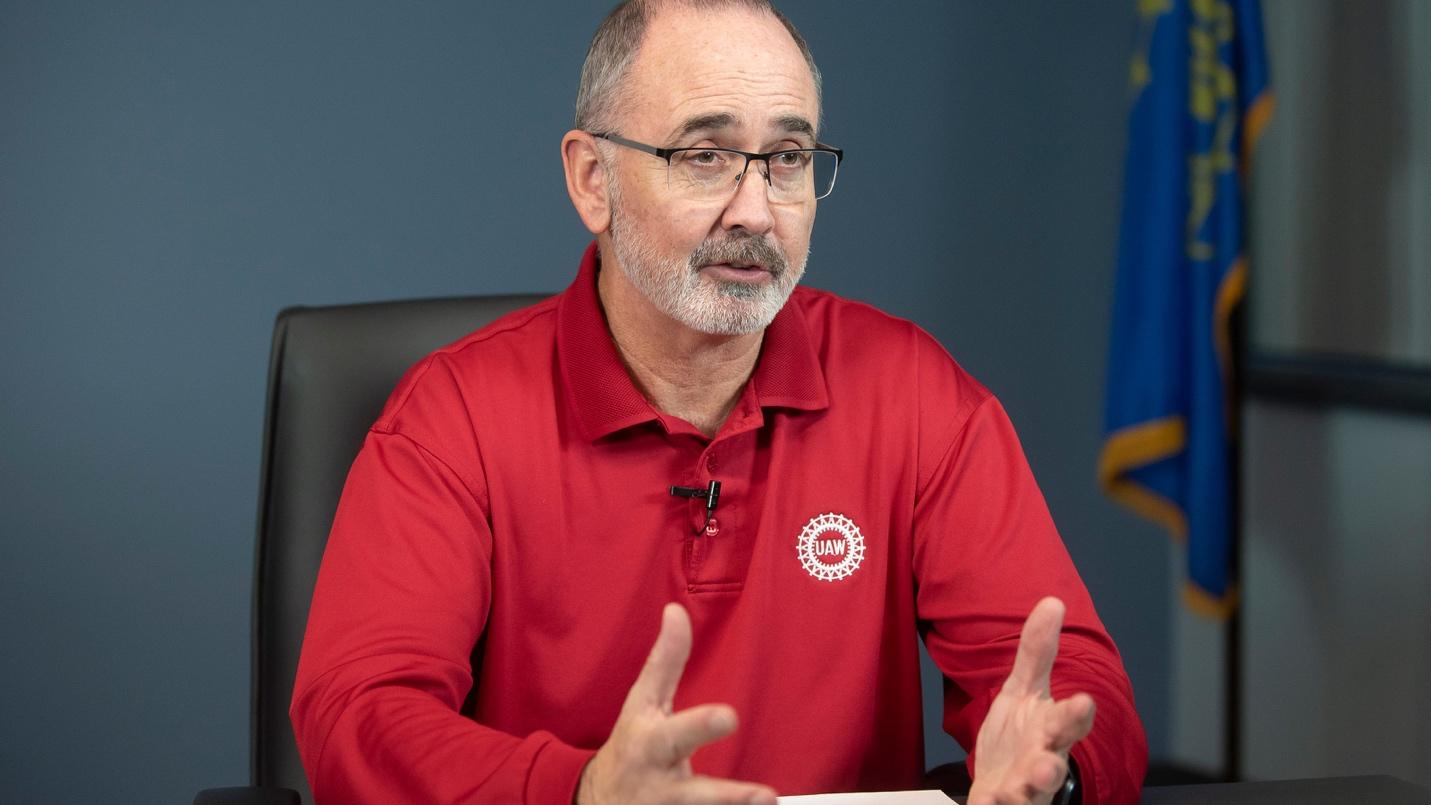 A person in a red shirt

AI-generated content may be incorrect.