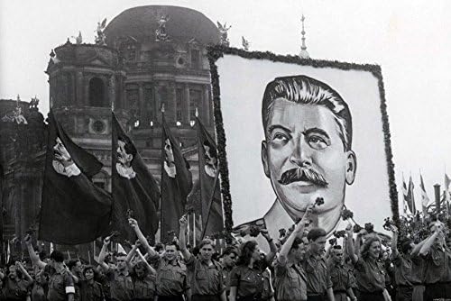 Tomorrow sunny Parade Portrait To commemorate the Stalin Nostalgia Poster Art Wall Pictures for Living Room Canvas fabric cloth Print