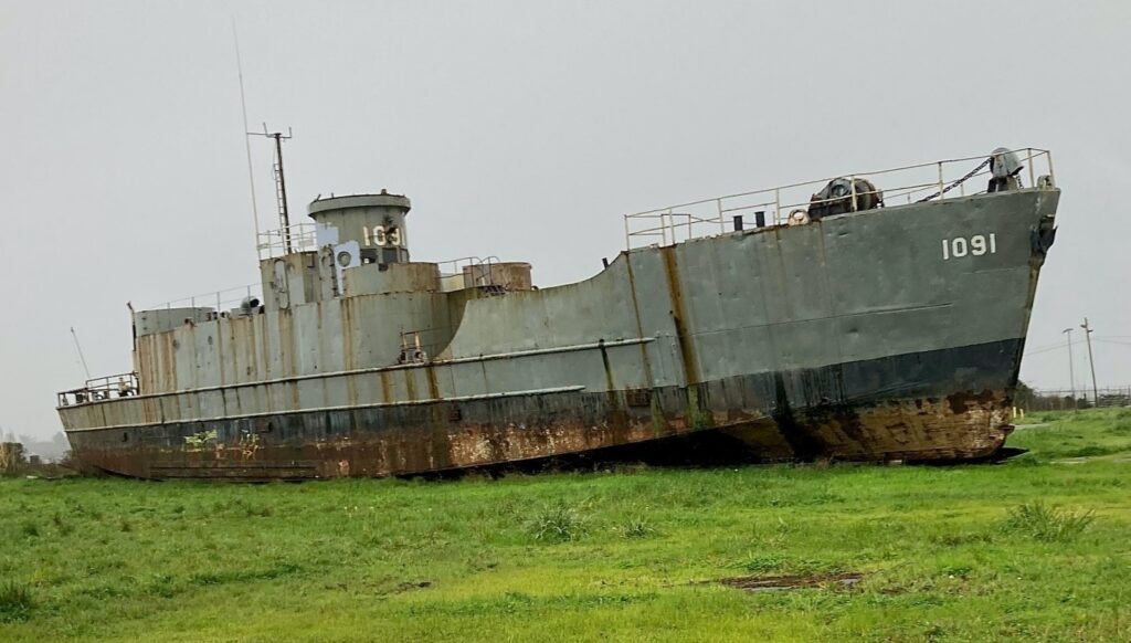 A ship on the grass
AI-generated content may be incorrect.