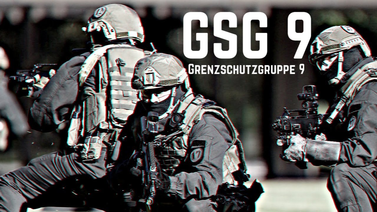 A group of people in military uniforms

Description automatically generated