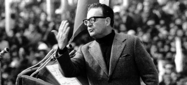 A Ladder to the Stars: The Life and Legacy of Salvador Allende - Radical Tea Towel