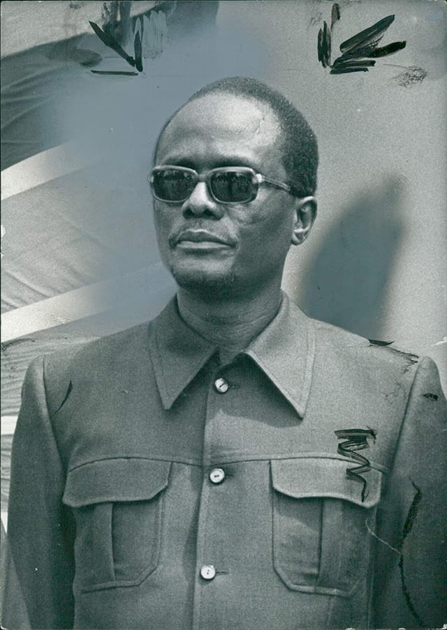 r/monarchism - Holden Roberto wearing sunglasses and a military uniform