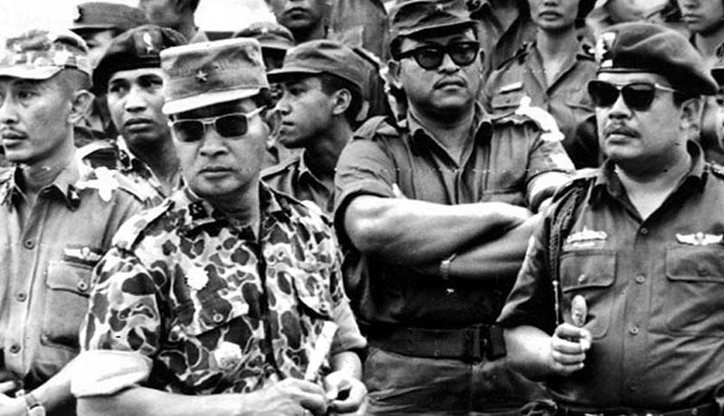 A group of men in military uniforms

AI-generated content may be incorrect.