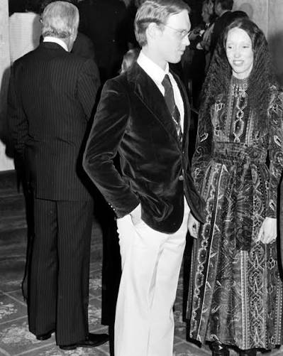 Shelley Duvall and former boyfriend Patrick Reynolds, 1976, at a party in  Beverly Hills. LOVE the crimped hair 💝 #shelleyduvall #1970s #celeb  #actress #moviestar #vintage #retro #fanpage #couple #70shair #70sstyle  #70sfashion #itgirl #