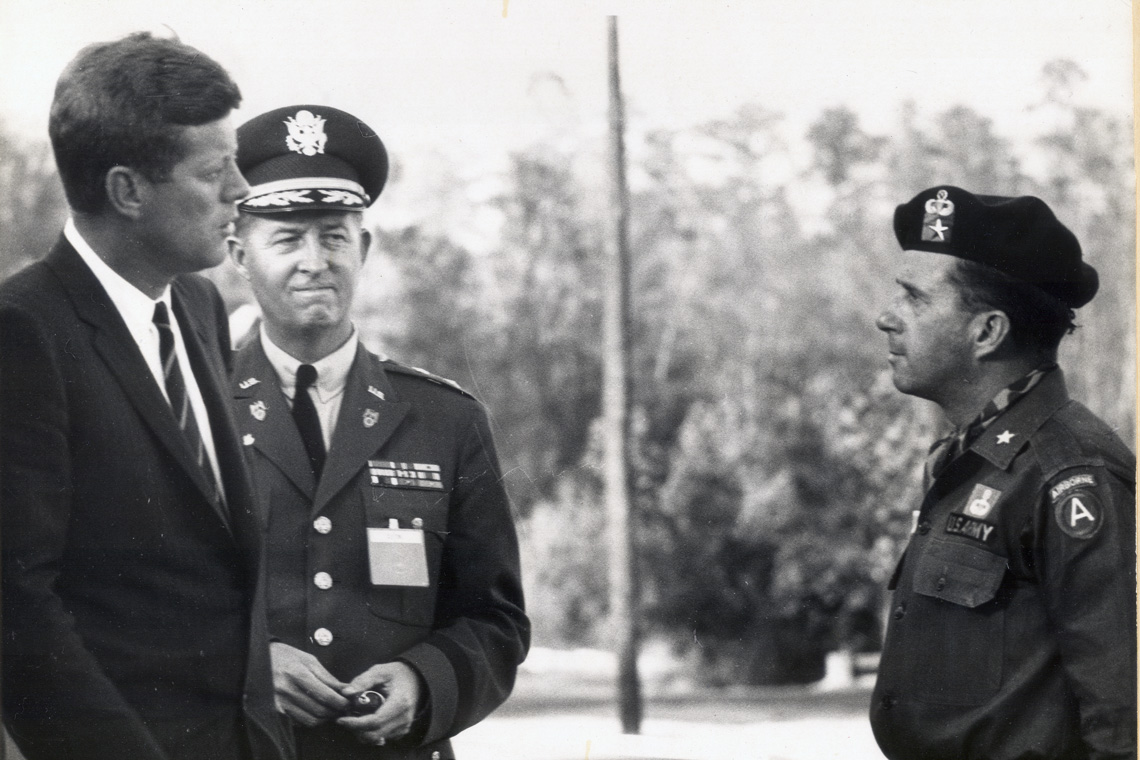 A group of men in military uniforms

AI-generated content may be incorrect.