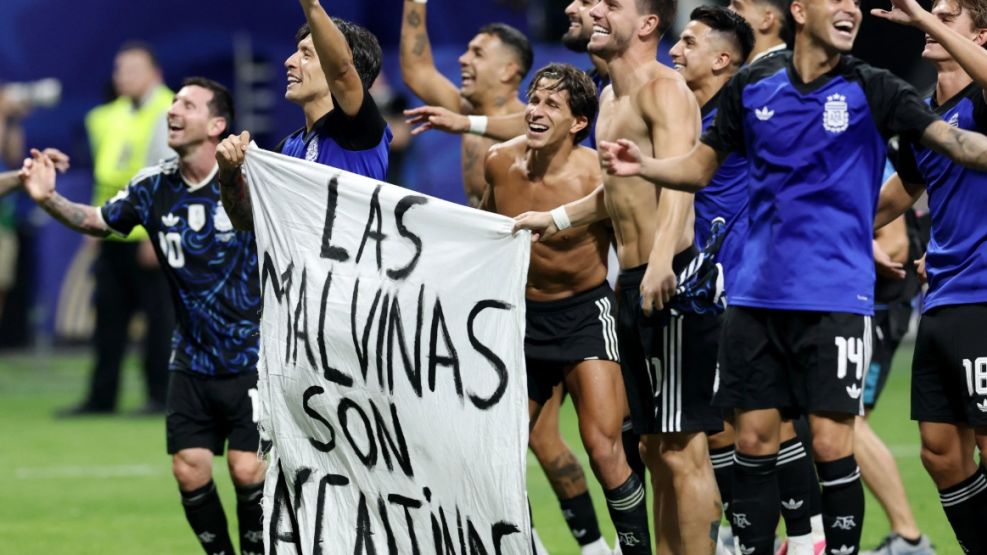 Bandera las malvinas son argentinas 16072026